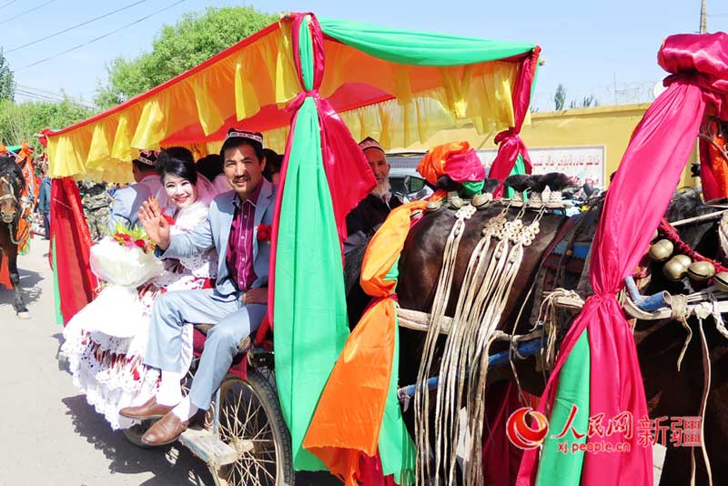 新疆喀什：集体婚礼引领移风易俗新风尚